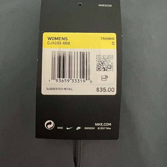 New Nike shorts - Picture 3 of 3